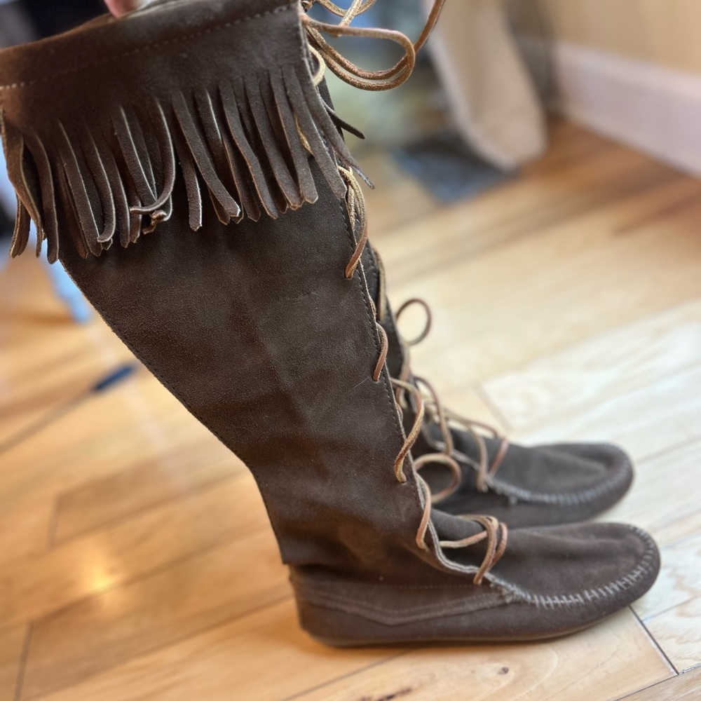 Minnetonka Brown Suede Front Lace Knee-High Leather Boots - Picture 5 of 12